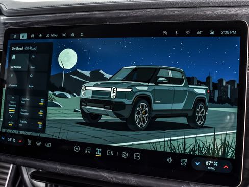Used 2024 Rivian R1T Adventure AWD/4WD image 25