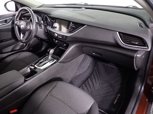 Used 2018 Buick Regal Preferred w/ Sights and Sounds Package FWD image 33