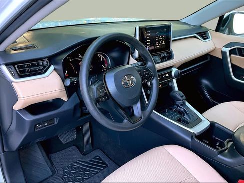 Used 2023 Toyota RAV4 LE AWD/4WD image 31