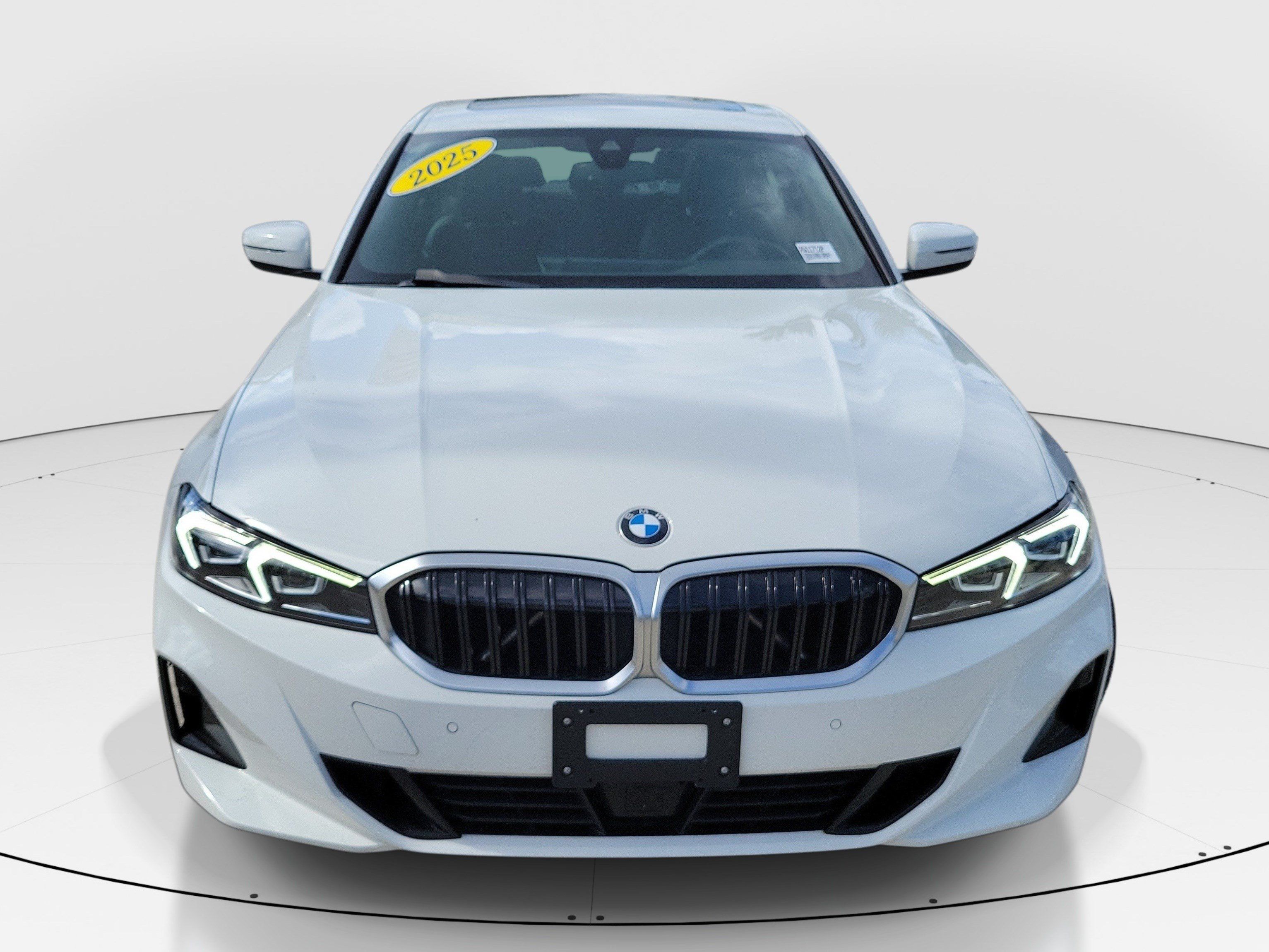 Used 2025 BMW 330i Sedan RWD image 2