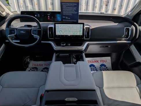 Certified 2025 Ford Expedition Platinum AWD/4WD image 20