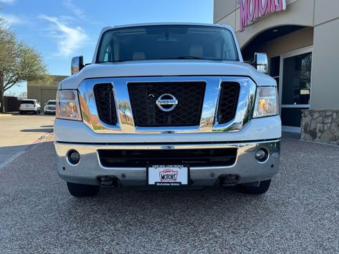 Used 2020 Nissan NV 3500 SL image 4