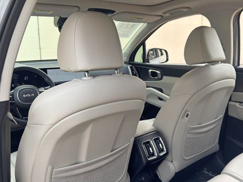 Used 2024 Kia Sorento S w/ Panoramic Sunroof Package AWD/4WD image 35