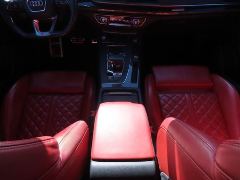 Used 2020 Audi SQ5 Premium Plus image 9