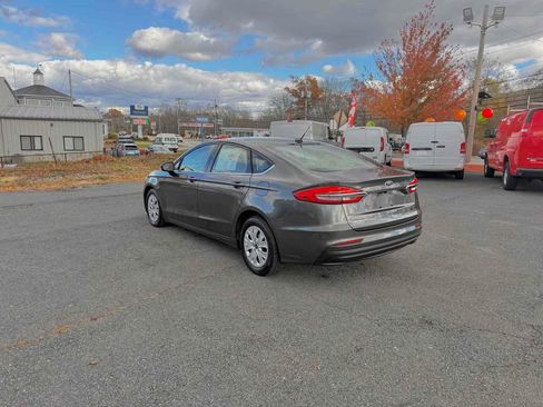 Used 2019 Ford Fusion S image 5