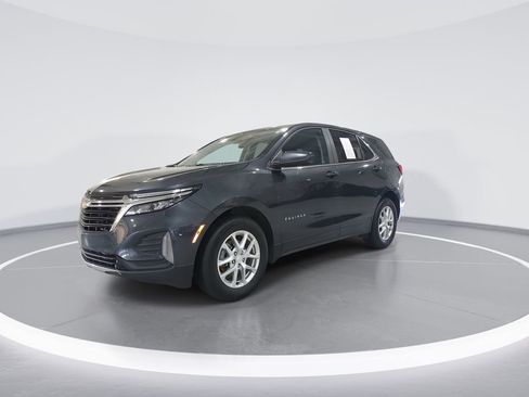Used 2023 Chevrolet Equinox LT image 4