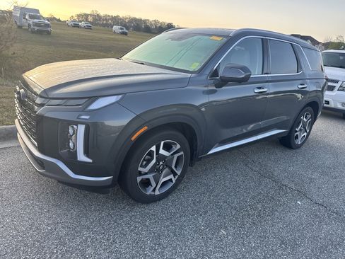 Used 2023 Hyundai Palisade SEL w/ Premium Package image 5