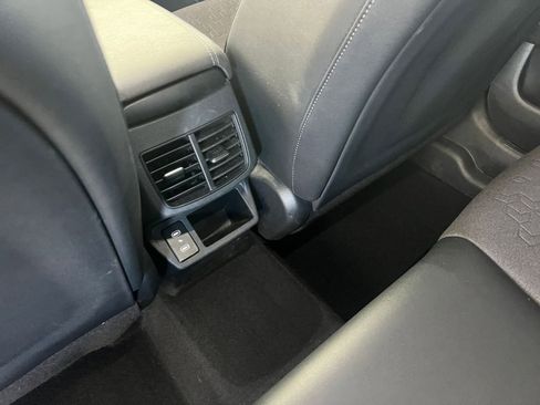 Used 2025 Kia Seltos S image 23