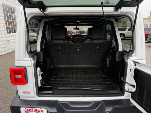 Certified 2019 Jeep Wrangler Unlimited Sahara AWD/4WD image 12