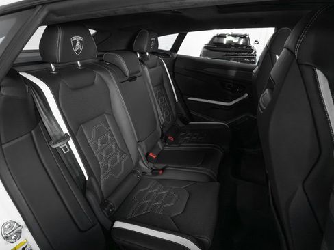 Used 2025 Lamborghini Urus SE image 45
