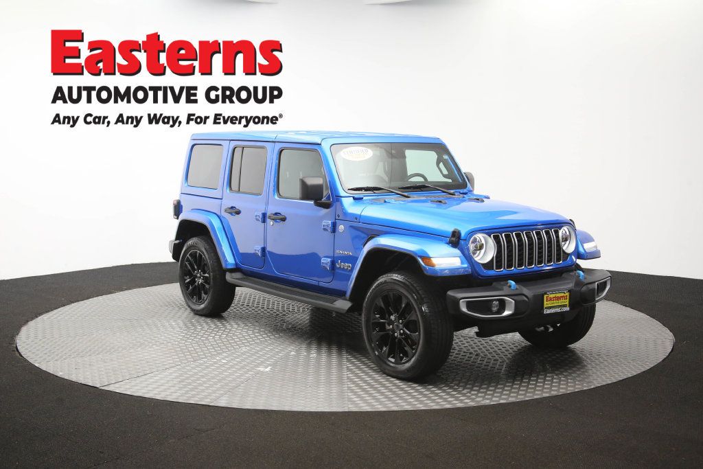 Used 2024 Jeep Wrangler Unlimited Sahara w/ Technology Group AWD/4WD image 53