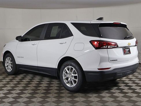 Used 2022 Chevrolet Equinox LS w/ LS Convenience Package FWD image 6