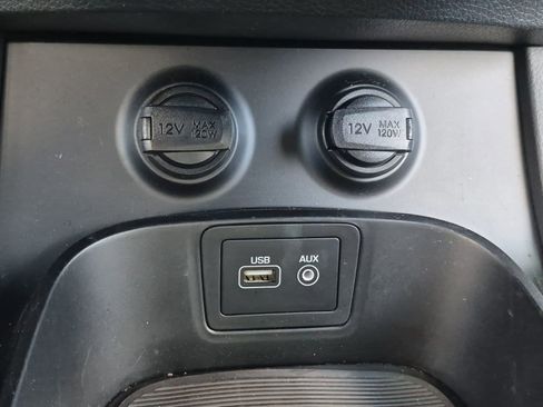 Used 2018 Hyundai Santa Fe Sport FWD image 31