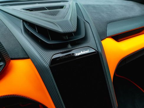Used 2024 Lamborghini Revuelto AWD/4WD image 44