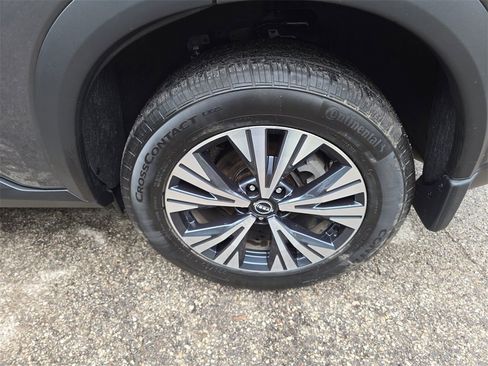 Used 2022 Nissan Rogue SV w/ SV Premium Package image 27