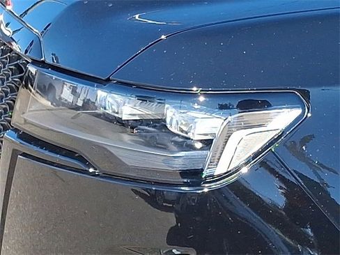 Certified 2024 Cadillac Escalade ESV Sport Platinum image 29