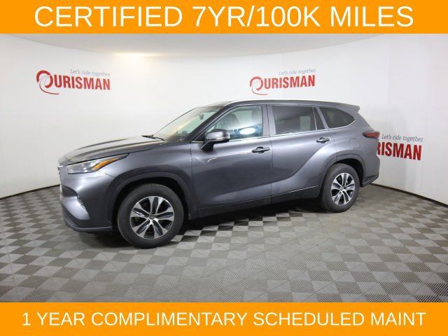 Used 2024 Toyota Highlander XLE FWD image 5