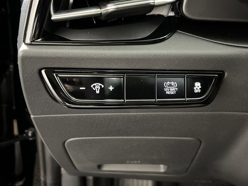 New 2026 Kia Niro LX image 30