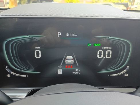 Certified 2025 Kia Niro EX Touring FWD image 21
