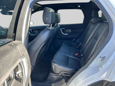 Used 2019 Land Rover Discovery Sport Landmark image 11