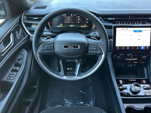 New 2023 Jeep Grand Cherokee Trailhawk w/ Advanced Protech Group II image 13