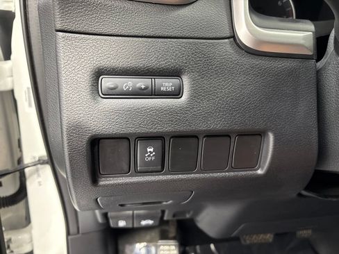 Used 2018 Nissan Murano SV w/ Cargo Package AWD/4WD image 28