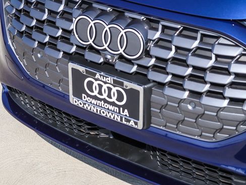 Used 2025 Audi Q5 Premium w/ Convenience Package AWD/4WD image 8