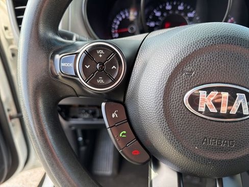 Used 2016 Kia Soul image 39