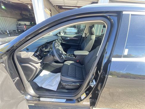 Used 2023 Buick Envision Avenir image 11