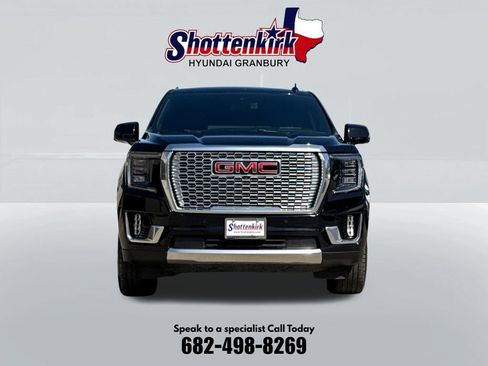 Used 2023 GMC Yukon XL Denali AWD/4WD image 2