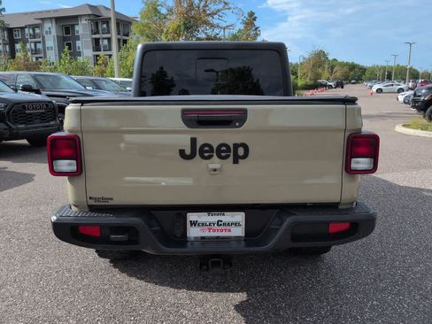 Used 2020 Jeep Gladiator Sport w/ Quick Order Package 24S AWD/4WD image 5