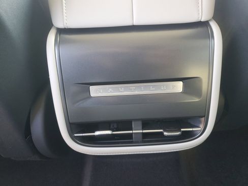 New 2026 Lincoln Nautilus Premier image 24