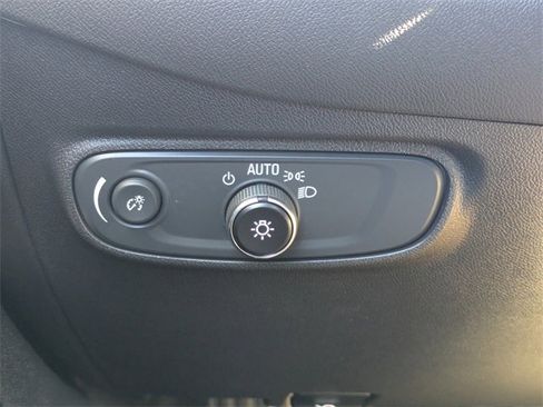 Used 2024 Chevrolet Equinox RS w/ RS Leather Package image 28