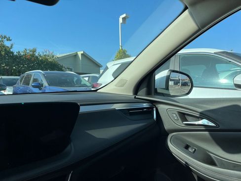 Used 2025 Buick Encore GX Preferred image 35