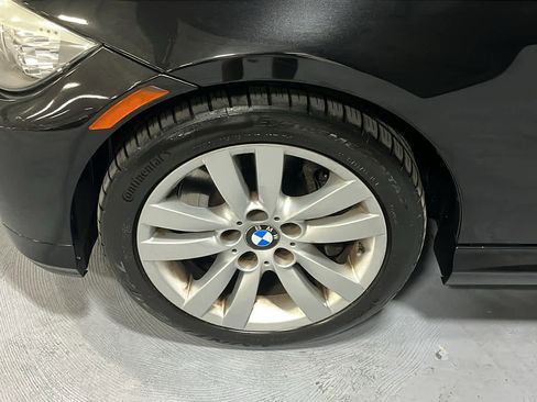 Used 2011 BMW 335i xDrive Sedan AWD/4WD image 5