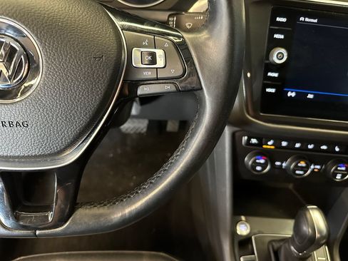 Used 2019 Volkswagen Tiguan SE AWD/4WD image 12
