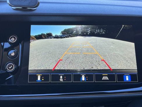 Used 2022 Buick Envision Avenir w/ Technology Package II image 3