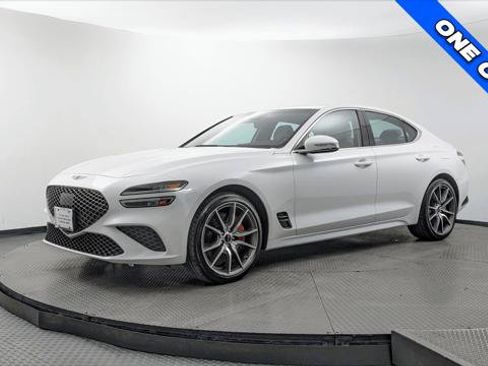 Used 2025 Genesis G70 2.5T RWD image 2