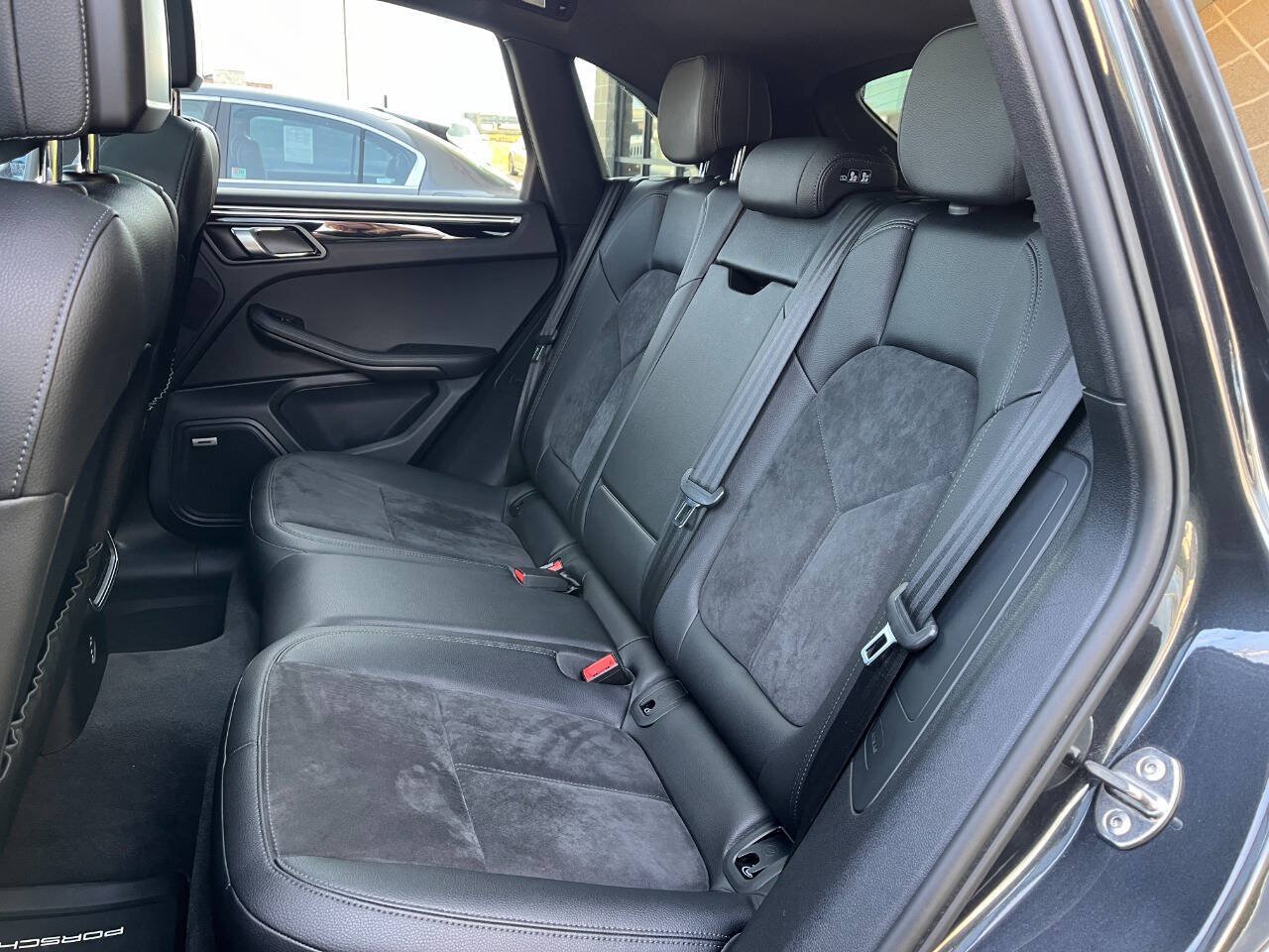 Used 2021 Porsche Macan AWD/4WD image 39