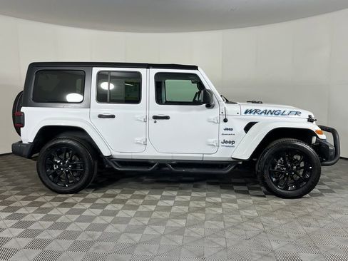 Used 2022 Jeep Wrangler Unlimited Sahara image 5