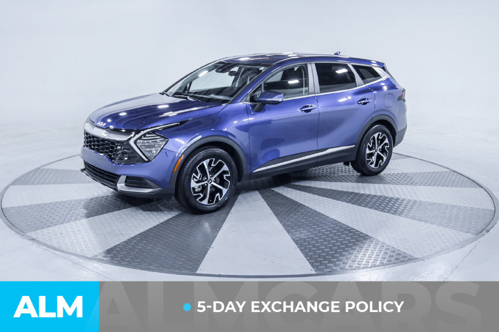 Used 2025 Kia Sportage EX FWD image 3