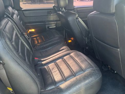 Used 2005 HUMMER H2 w/ Preferred Equipment Group image 16