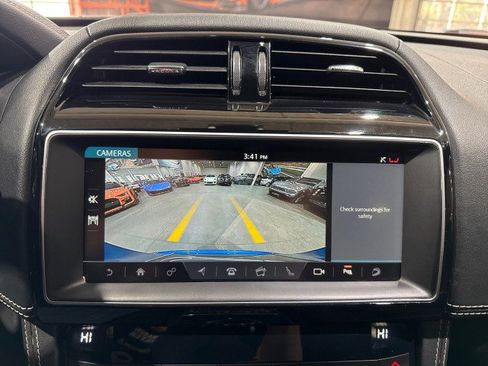 Used 2019 Jaguar F-PACE S image 31