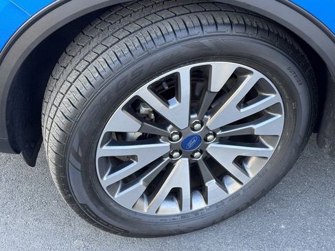 Used 2020 Ford Escape Titanium image 19