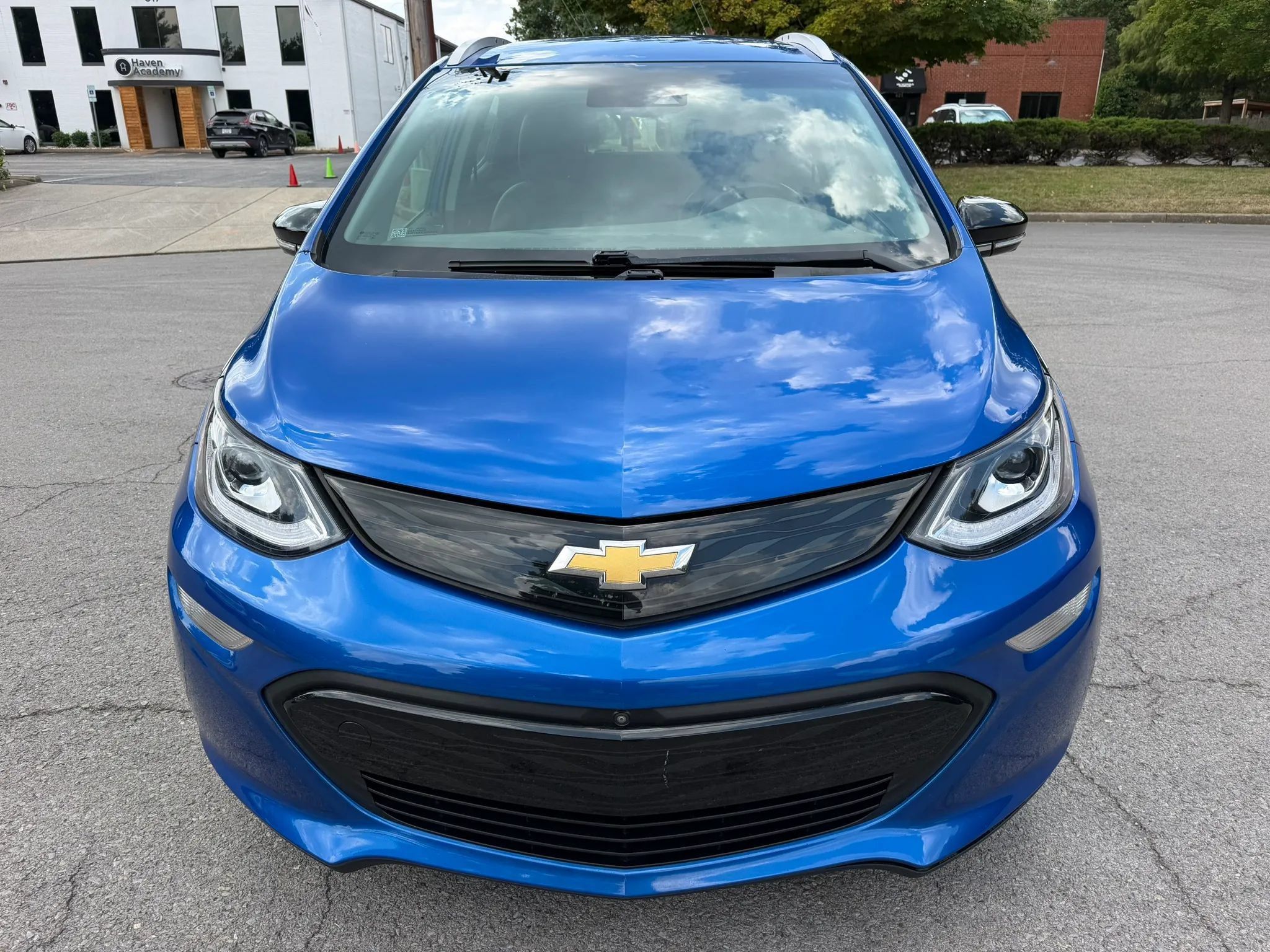 Used 2019 Chevrolet Bolt Premier w/ Infotainment Package FWD image 11