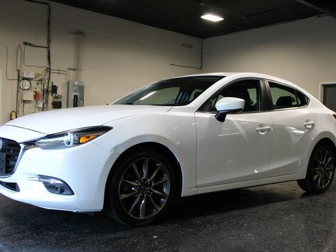 Used 2018 MAZDA MAZDA3 Grand Touring FWD image 6
