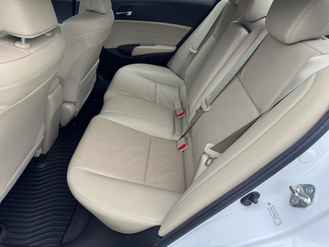 Used 2015 Acura ILX w/ Technology Package FWD image 6