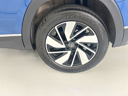 Used 2025 Volkswagen Atlas SEL AWD/4WD image 30