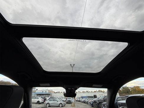 New 2026 Chevrolet Traverse RS image 23