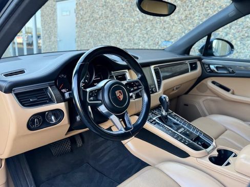 Used 2018 Porsche Macan GTS AWD/4WD image 9